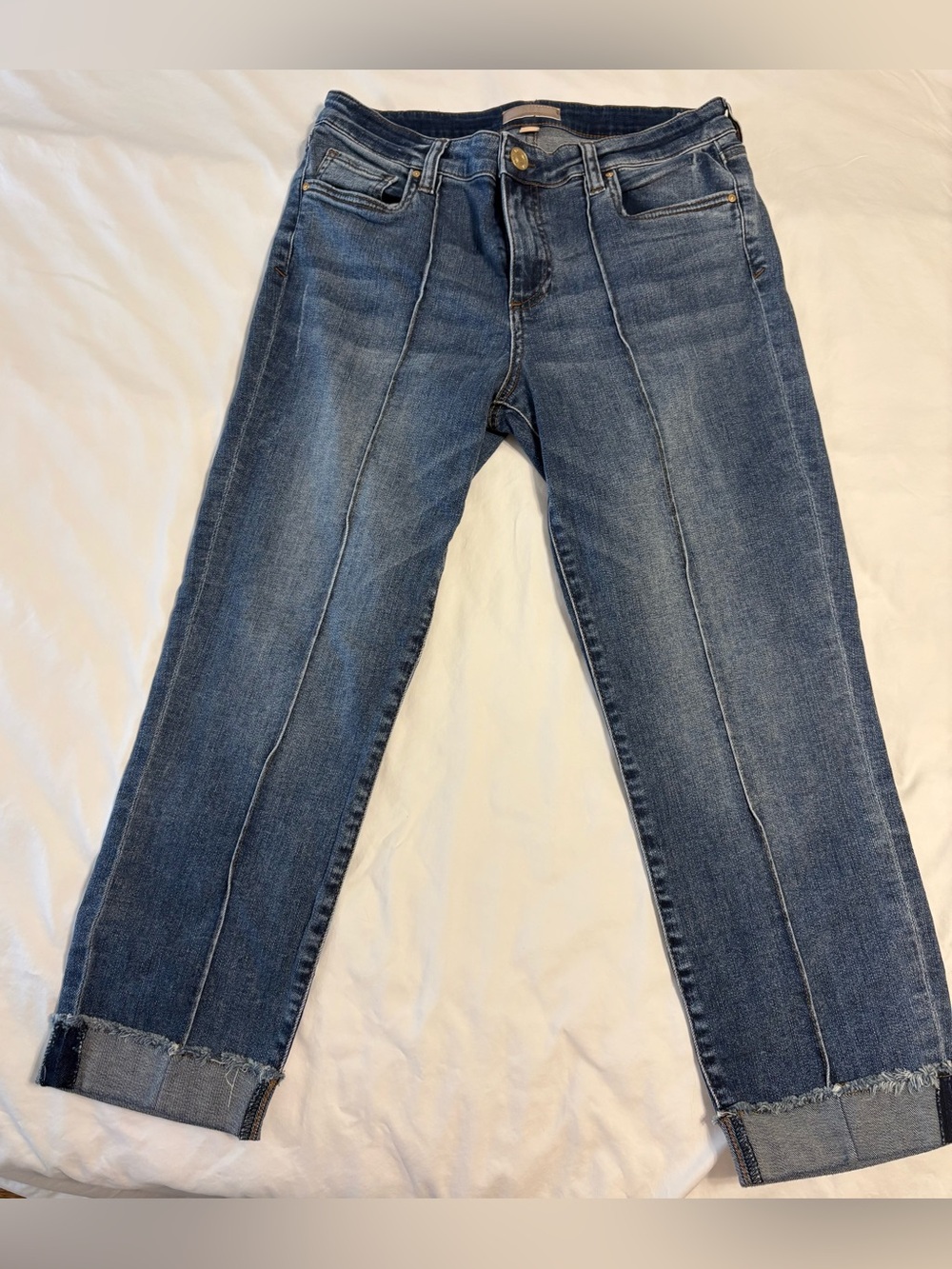 Kut from the Kloth Amy Straight Crop Ankle Jeans in Mid Blue Wash